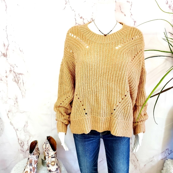 NWT! Elizabeth and James comfy soft knit sweater - Picture 7 of 10